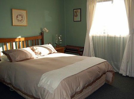 Engadine Cottage - Accommodation Gladstone 2
