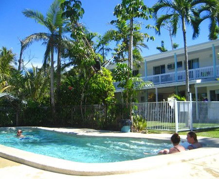 Absolute Backpackers Mission Beach - Accommodation Gladstone 4