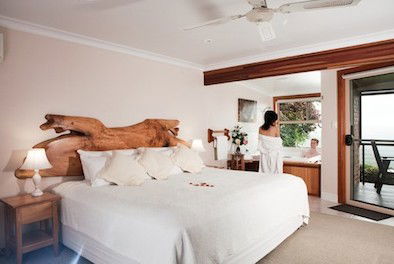 Artisan Spa Views Bed And Breakfast Cottage - Accommodation Gladstone 1