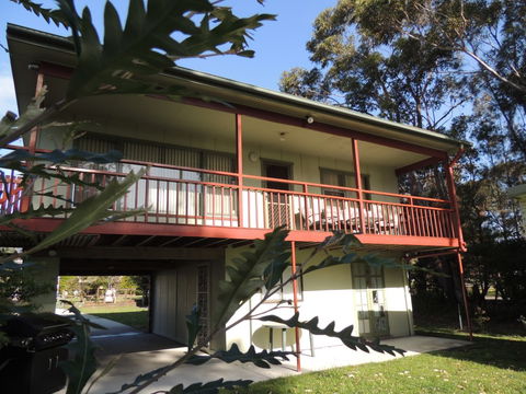 A Paradise Bungalow Waterfront - Accommodation Gladstone 0