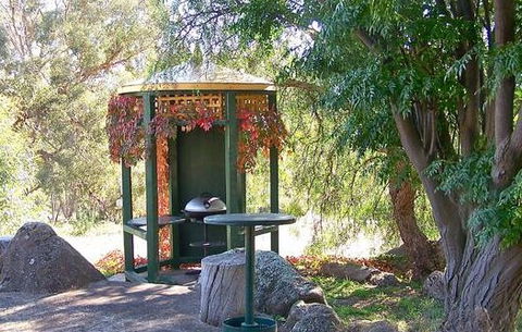 Nuggetty Cottage - Accommodation Gladstone 0