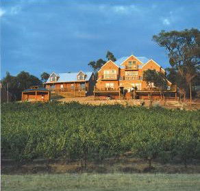 Warrenmang Vineyard & Resort - Accommodation Gladstone 4