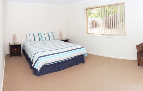 Parker By The Sea - Accommodation Gladstone 2
