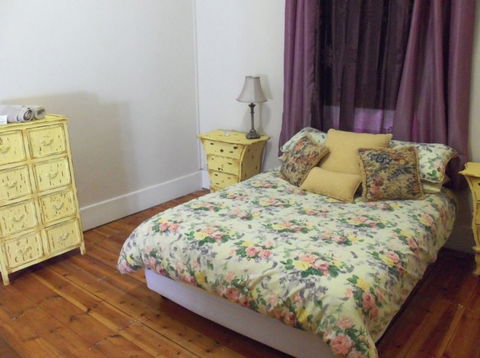 Apartment 2 On Oxide - Accommodation Gladstone 4