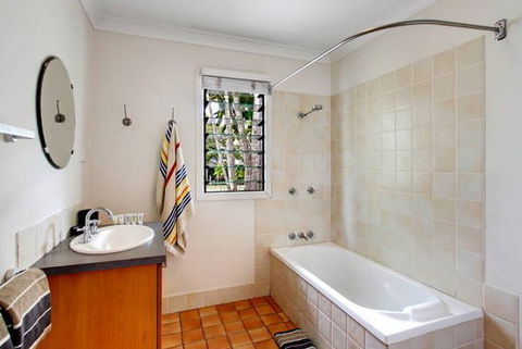 Beachshack - Accommodation Gladstone 0