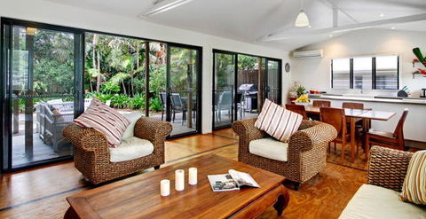 Beachshack - Accommodation Gladstone 2