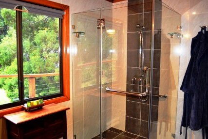 A Waterfall Hideout-Rainforest Cabin For Couples - Accommodation Gladstone 0