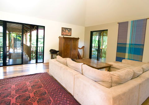 52 Shirley Lane - Byron Bay Bali Houses - Accommodation Gladstone 4