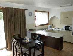 Aunty Mels Dog Friendly Holiday Cottage - Accommodation Gladstone 1