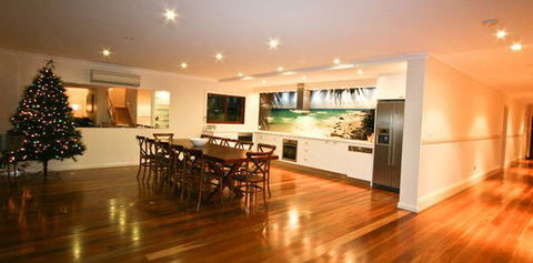 Away On Shirley Lane - Accommodation Gladstone 1