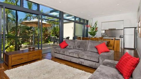 Aamber Beach House At Kiah - Accommodation Gladstone 5