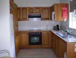 Halls Country Cottages - Accommodation Gladstone 2