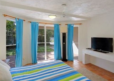 Clarkes Beach Villa - Accommodation Gladstone 1