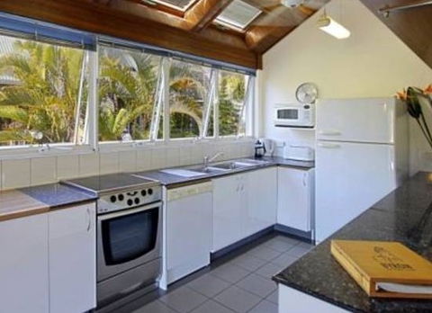 Clarkes Beach Villa - Accommodation Gladstone 2