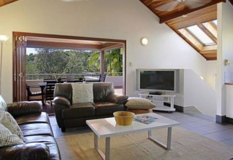 Clarkes Beach Villa - Accommodation Gladstone 3