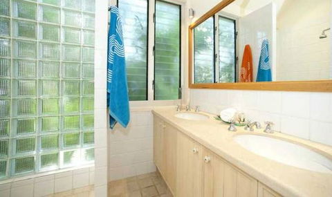 Belongil Summerhouse - Accommodation Gladstone 1