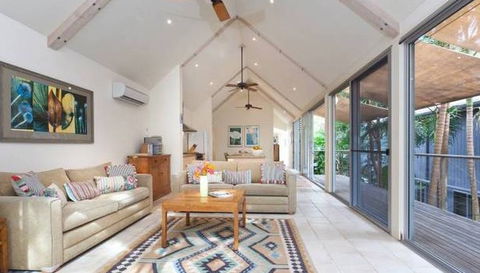 Belongil Summerhouse - Accommodation Gladstone 5