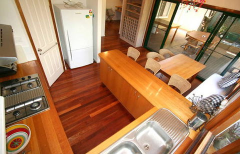 Byron View - Accommodation Gladstone 3