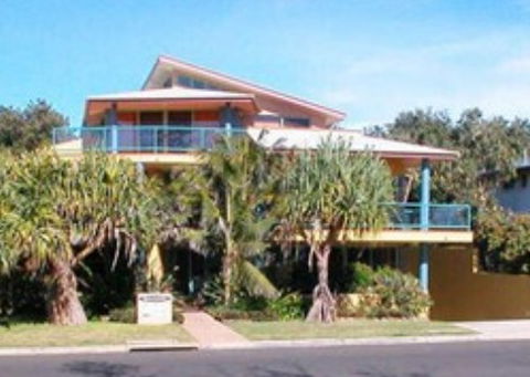 Airy Surfside Unit - Accommodation Gladstone 5