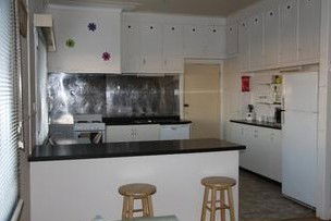 Apartment 1 On Oxide - Accommodation Gladstone 1