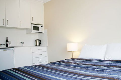 Merivale Motel Tumut - Accommodation Gladstone 0