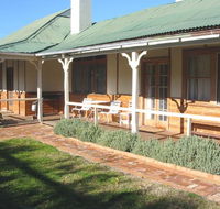 Gundagai Historic Cottages Bed and Breakfast - Accommodation Gladstone