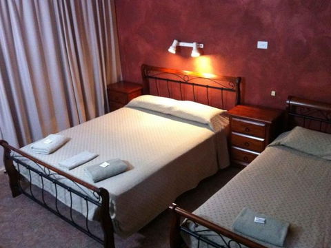 Bushmans Retreat Gundagai Motor Inn - Accommodation Gladstone 2