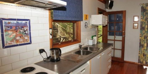 Bluegums Cabins - Accommodation Gladstone 3