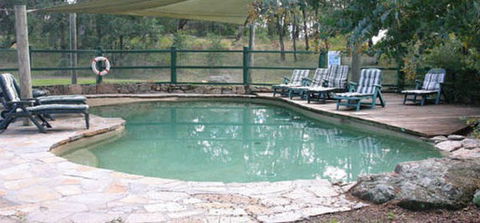 Banjos Bushland Retreat - Accommodation Gladstone 0
