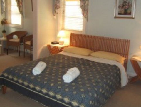 AppleBlossom Cottage - Accommodation Gladstone 3
