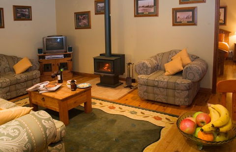 Bingle Tree Retreat - Accommodation Gladstone 3