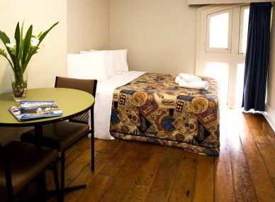 Challis Lodge - Accommodation Gladstone 1
