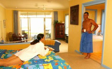 Al Mare Beachfront Retreat - Accommodation Gladstone 0