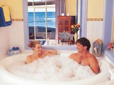 Al Mare Beachfront Retreat - Accommodation Gladstone 3