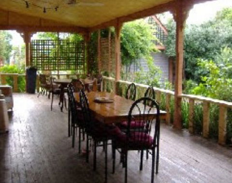 Carinya B And B - Accommodation Gladstone 3