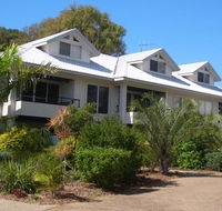 Moore Park Beach Villas on the Beach - Accommodation Gladstone