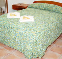 R  R  Woodgate Beach - Accommodation Gladstone