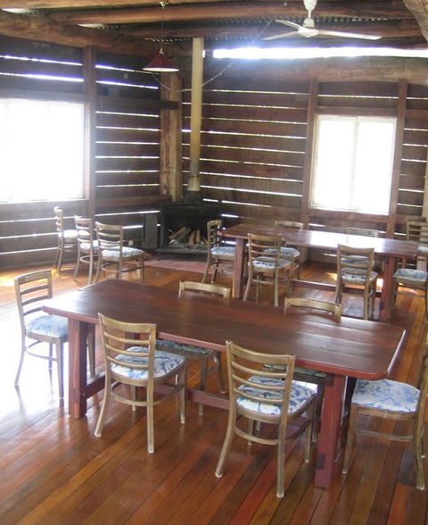Hidden Valley Cabins - Accommodation Gladstone 1