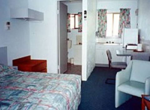 Kinka Palms Beachfront Apartments / Motel - Accommodation Gladstone 4