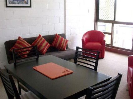 Como Holiday Apartments And Tropical Nites Motel - Accommodation Gladstone 0