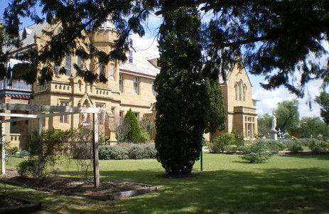 Abbey Of The Roses Boutique Heritage Guesthouse - Accommodation Gladstone 0