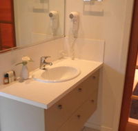 Ravensbourne Escape Silverwood Lodge - Accommodation Gladstone