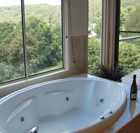 Ravensbourne Escape Kookaburra Kottage - Accommodation Gladstone