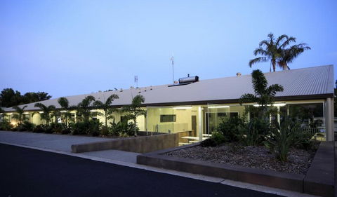Ashmore Palms Holiday Village - Accommodation Gladstone 0