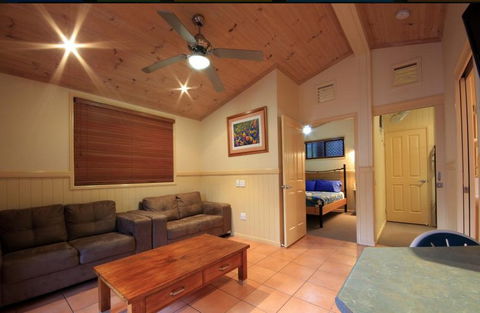 Ashmore Palms Holiday Village - Accommodation Gladstone 5