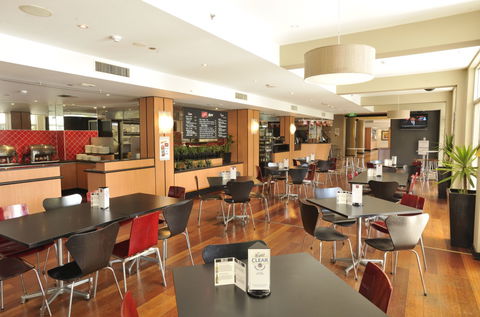 Sleep And Go Hotel, Preston - Accommodation Gladstone 5