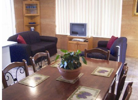 Adinfern Estate - Accommodation Gladstone 1