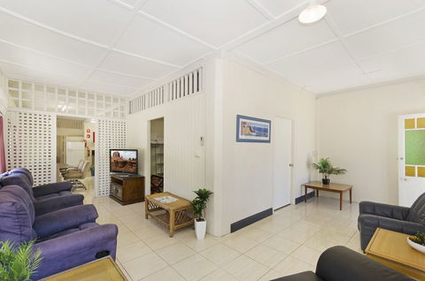 Strand Motel - Accommodation Gladstone 0