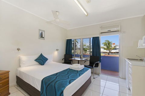 Strand Motel - Accommodation Gladstone 1