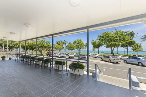 Strand Motel - Accommodation Gladstone 2